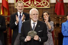 La trayectoria de Álvaro Pombo: Premio Cervantes&nbsp;2024